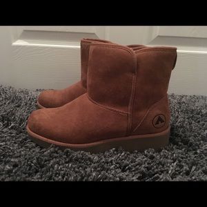 Women’s size 9 brown boots comfy style